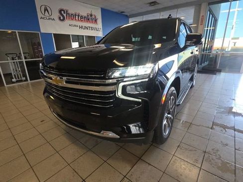 Used 2024 Chevrolet Tahoe LT w/ Luxury Package image 4