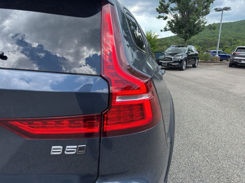 Used 2026 Volvo V60 B5 Cross Country Plus AWD/4WD image 9