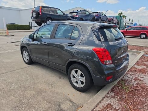 Used 2020 Chevrolet Trax LS FWD image 4