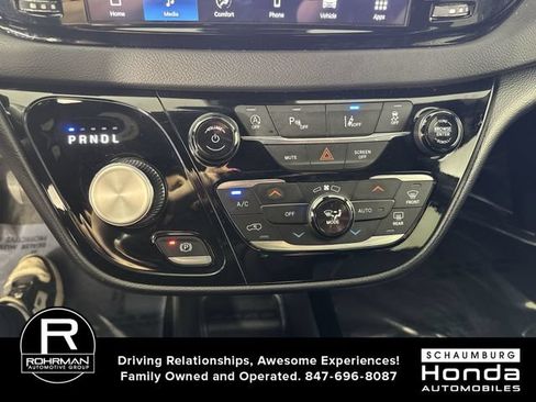 Used 2025 Chrysler Pacifica Select FWD image 9