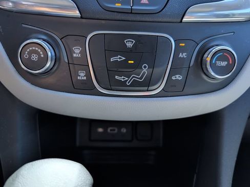 Used 2024 Chevrolet Equinox LS w/ Driver Confidence II Package FWD image 19