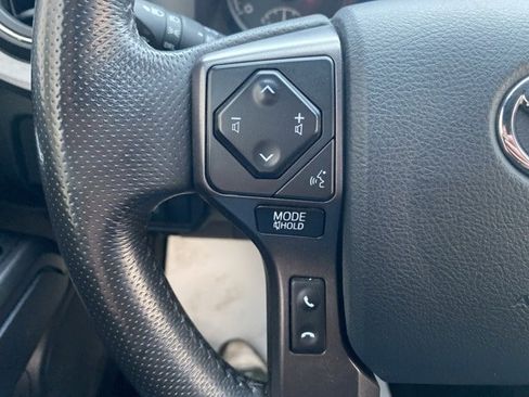 Used 2019 Toyota Tacoma TRD Sport image 26