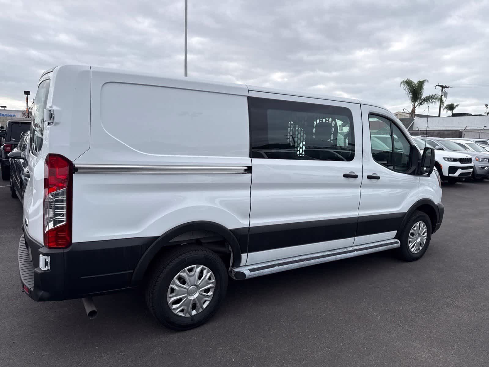 Used 2025 Ford Transit 250 Low Roof w/ Exterior Upgrade Package RWD image 9