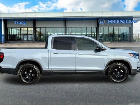 Certified 2025 Honda Ridgeline Black Edition image 4