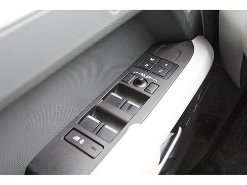 Used 2024 Land Rover Defender 110 S AWD/4WD image 21