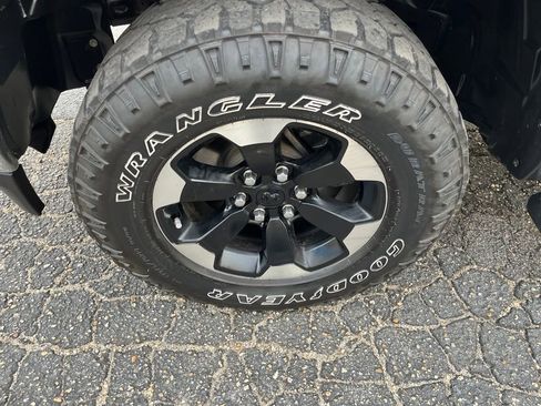 Used 2022 RAM 1500 Laramie AWD/4WD image 18