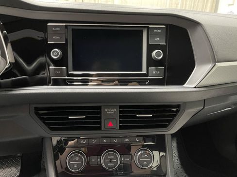 Used 2019 Volkswagen Jetta R-Line FWD image 22