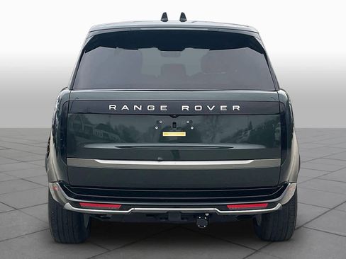 Used 2025 Land Rover Range Rover SE image 4