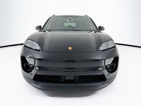 Used 2025 Porsche Macan Electric RWD image 6