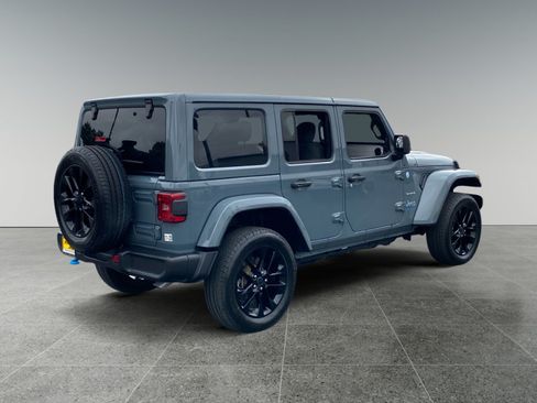 Used 2024 Jeep Wrangler Unlimited Sahara AWD/4WD image 5