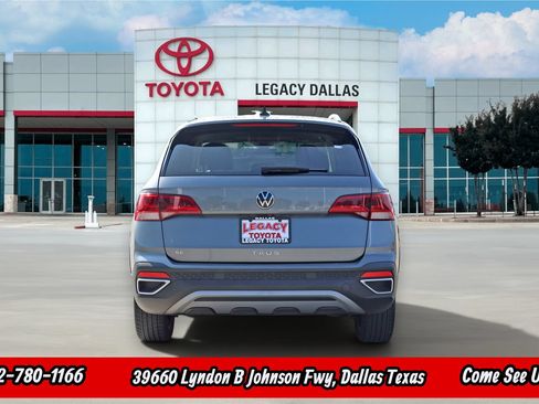 Used 2024 Volkswagen Taos SE FWD image 9