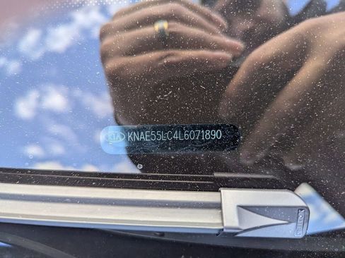 Used 2020 Kia Stinger GT2 image 10