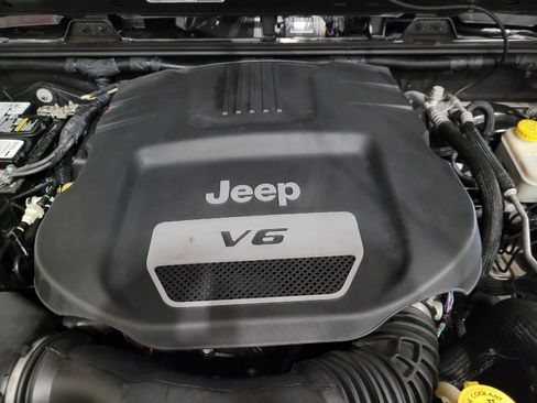 Used 2017 Jeep Wrangler Unlimited Sport AWD/4WD image 30