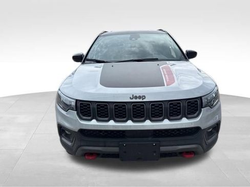 Used 2024 Jeep Compass Trailhawk AWD/4WD image 2