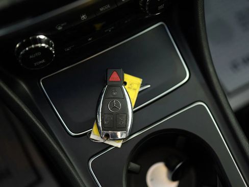 Used 2019 Mercedes-Benz GLA 250 image 58