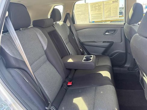 Used 2022 Nissan Rogue SV image 44