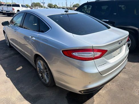 Used 2013 Ford Fusion SE FWD image 3