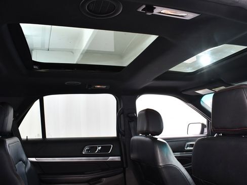 Used 2016 Ford Explorer Sport image 18