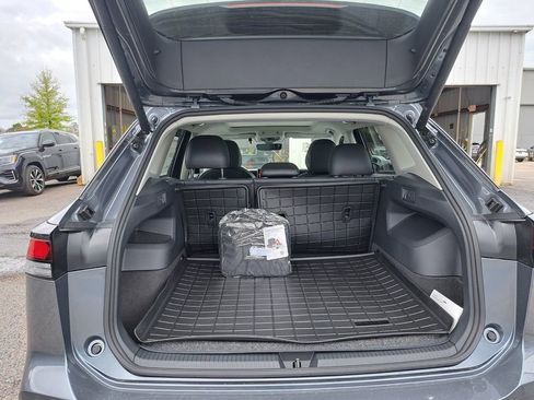 New 2026 Volkswagen Tiguan SE image 25