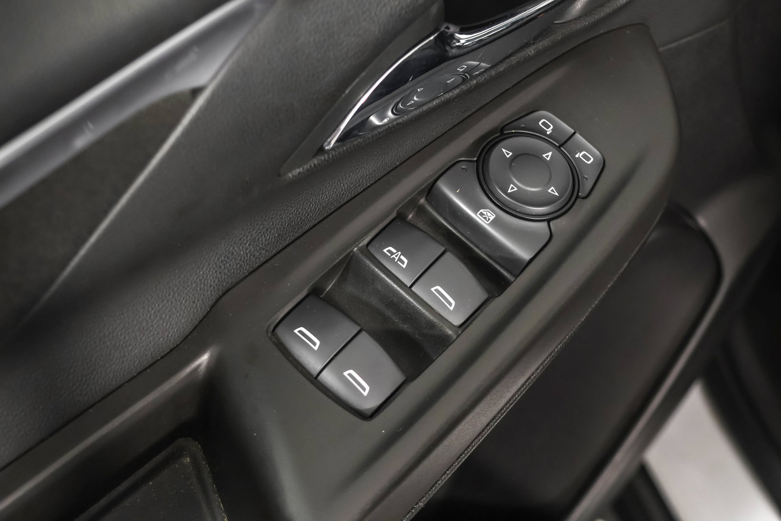 Used 2023 Chevrolet Bolt LT w/ Driver Confidence Package FWD image 33