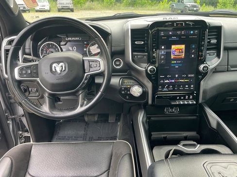 Used 2023 RAM 1500 Laramie AWD/4WD image 4