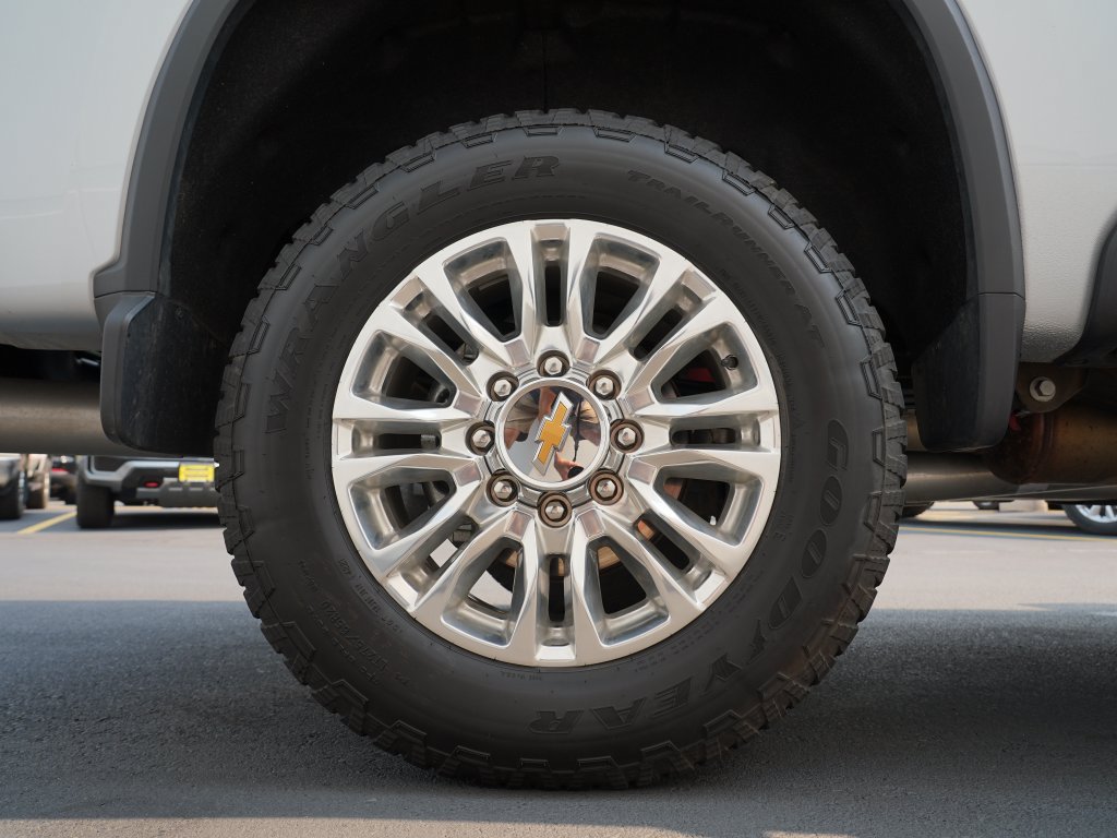 Certified 2022 Chevrolet Silverado 3500 High Country w/ Safety Package II AWD/4WD image 32