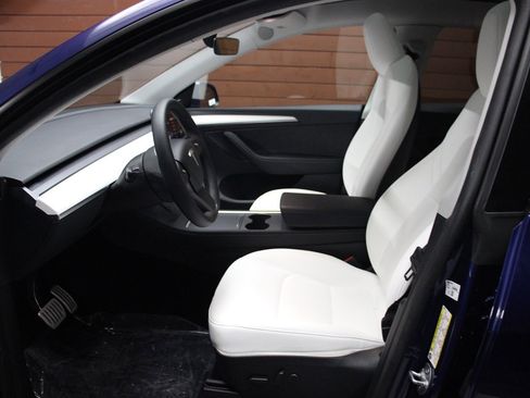 Used 2023 Tesla Model Y Long Range image 14