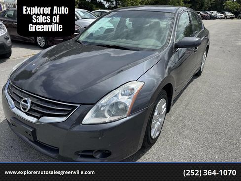 Used 2010 Nissan Altima 2.5 S image 2