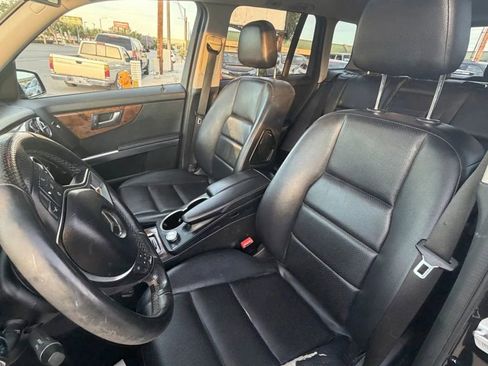 Used 2015 Mercedes-Benz GLK 350 4MATIC image 3
