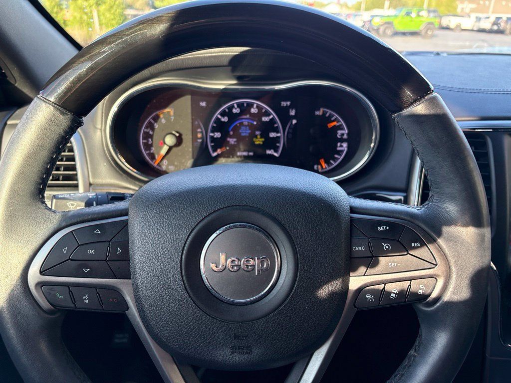 Used 2018 Jeep Grand Cherokee Overland AWD/4WD image 24