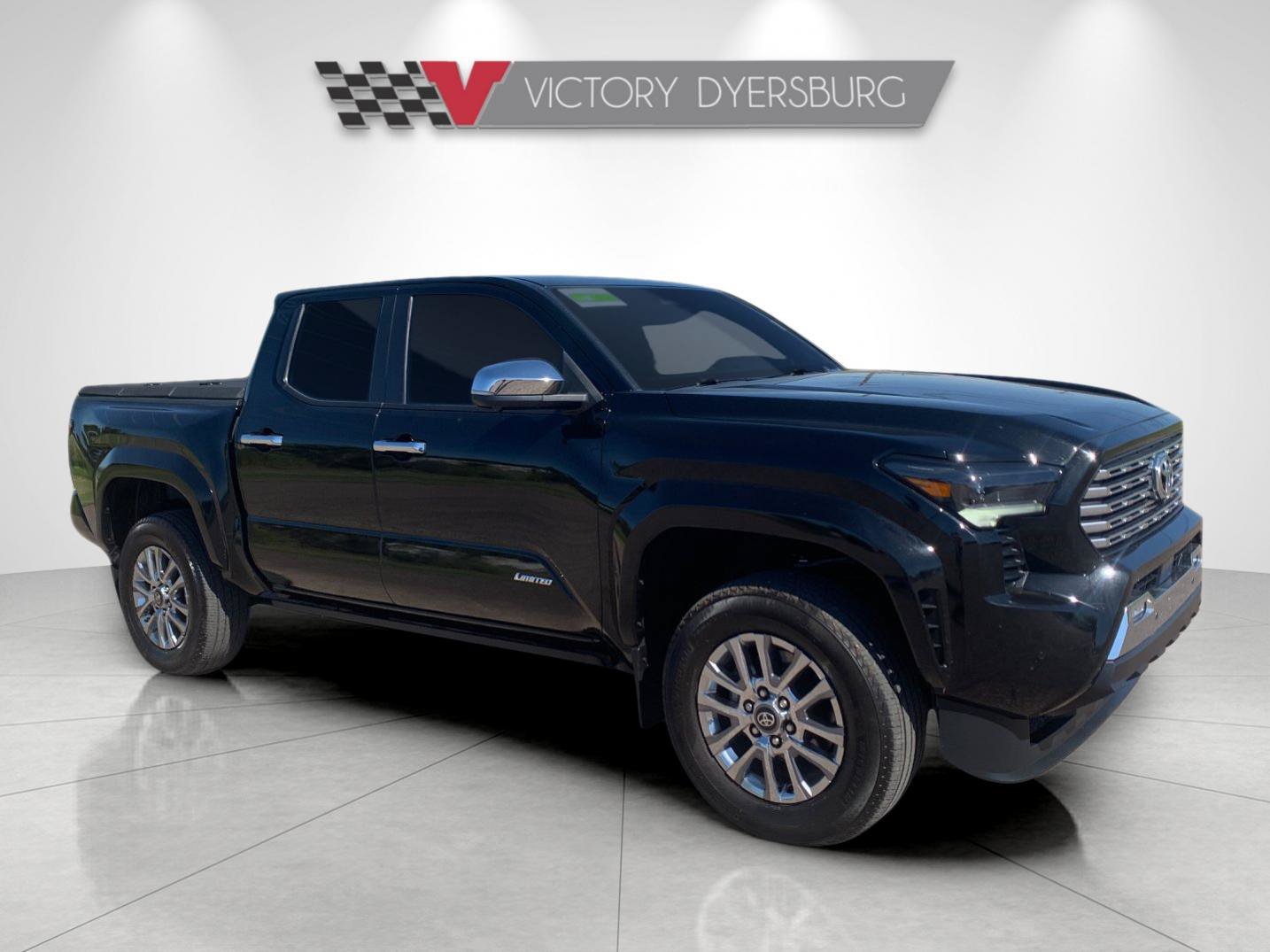 Used 2024 Toyota Tacoma Limited w/ Limited Package (LT) AWD/4WD image 1
