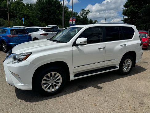 Used 2014 Lexus GX 460 w/ Premium Package AWD/4WD image 17