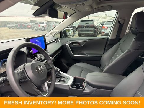 Used 2025 Toyota RAV4 Limited FWD image 8