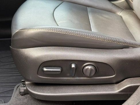 Used 2019 Chevrolet Equinox Premier image 20