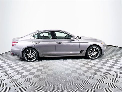 Used 2024 Genesis G70 2.5T image 6