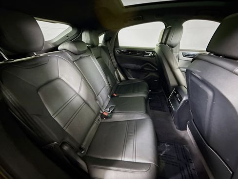 Certified 2022 Porsche Cayenne Coupe image 27