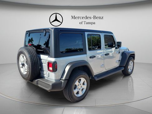 Used 2022 Jeep Wrangler Unlimited Sport AWD/4WD image 3