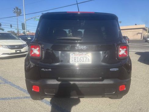 Used 2017 Jeep Renegade Latitude image 4