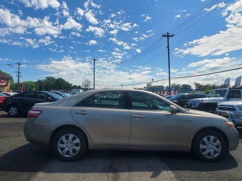 Used 2008 Toyota Camry LE FWD image 6