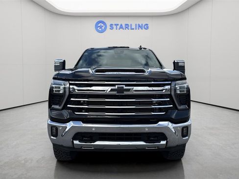 Used 2025 Chevrolet Silverado 2500 LTZ w/ LTZ Premium Package image 2