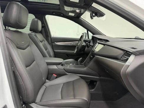 Used 2023 Cadillac XT6 Luxury FWD image 11