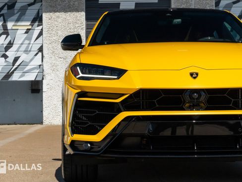 Used 2021 Lamborghini Urus image 4