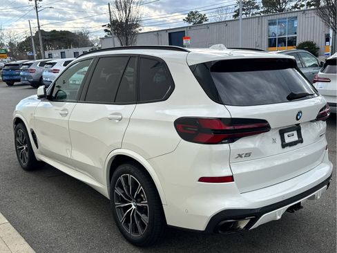 Used 2024 BMW X5 xDrive40i w/ M Sport Package AWD/4WD image 6