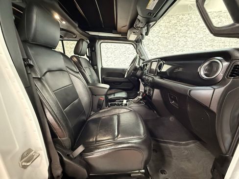 Used 2023 Jeep Wrangler Altitude image 11