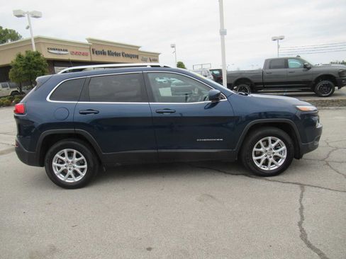 Used 2018 Jeep Cherokee Latitude Plus image 8