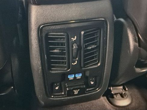 Used 2018 Jeep Grand Cherokee Trailhawk AWD/4WD image 27