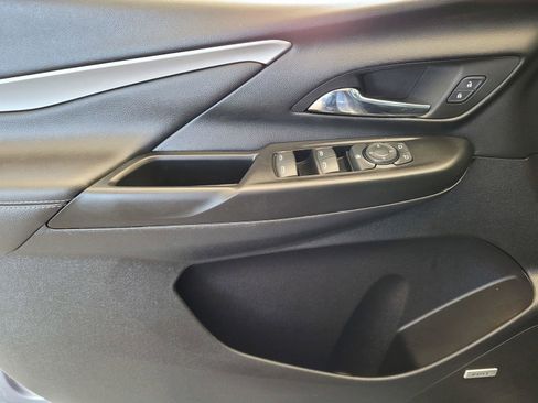 Used 2023 Chevrolet Bolt LT w/ Infotainment Package FWD image 24