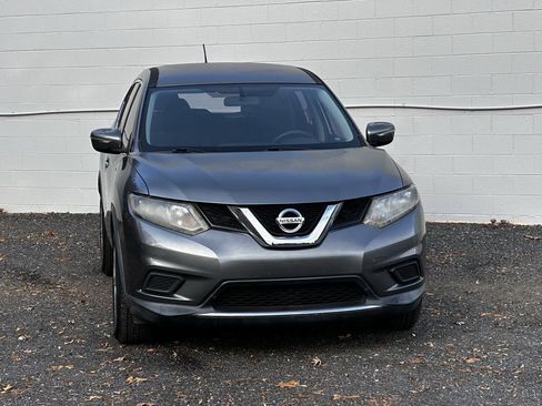 Used 2015 Nissan Rogue S image 2