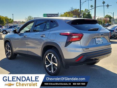 Certified 2024 Chevrolet Trax RS w/ Driver Confidence Package image 14