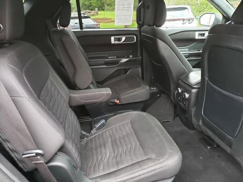 Used 2020 Ford Explorer XLT w/ Comfort Package AWD/4WD image 18